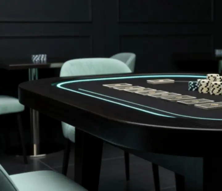 Profesionálně připravený pokerový stůl v restauraci Karlovia